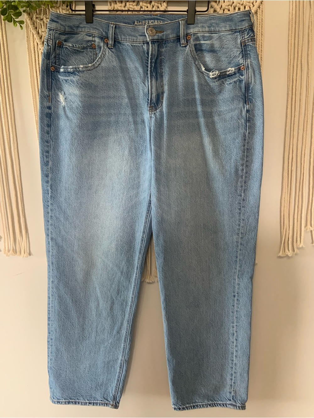 AMERICAN EAGLE Women’s 90’s Low Rise Straight Jeans Light‎ Wash Distressed 18